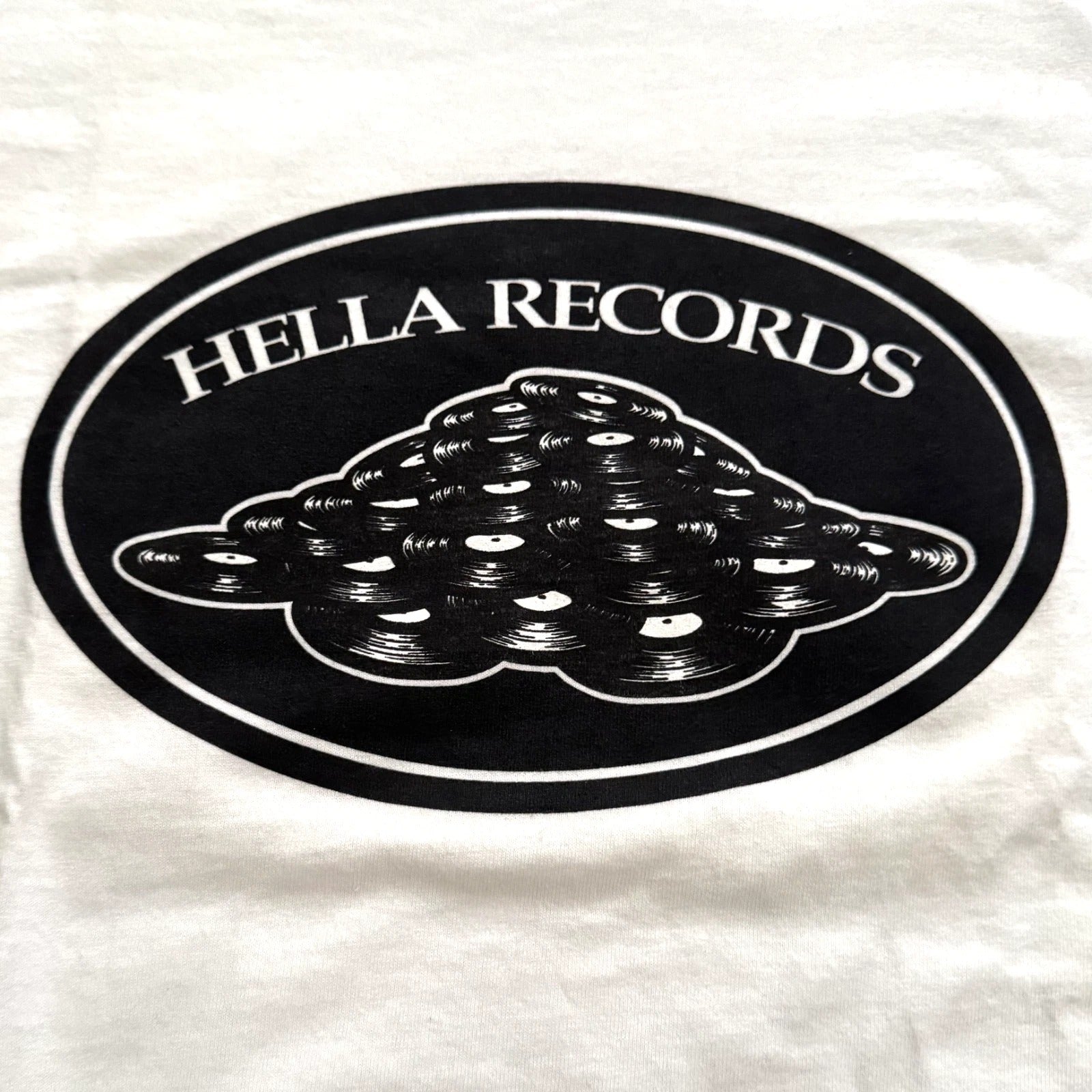 Hella Records - Logo Close The Giant Peach